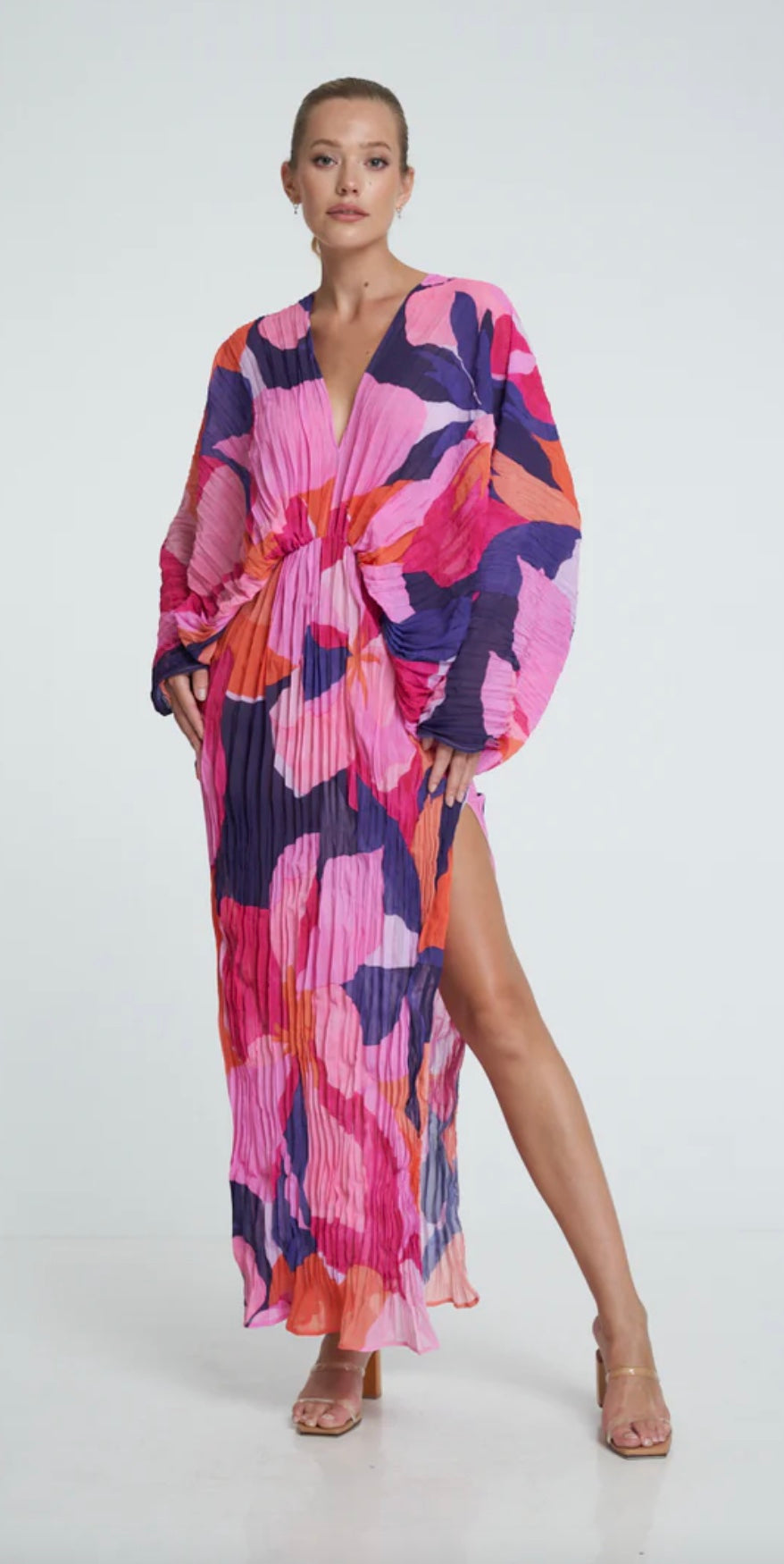 De Luxe Gown - Size 8