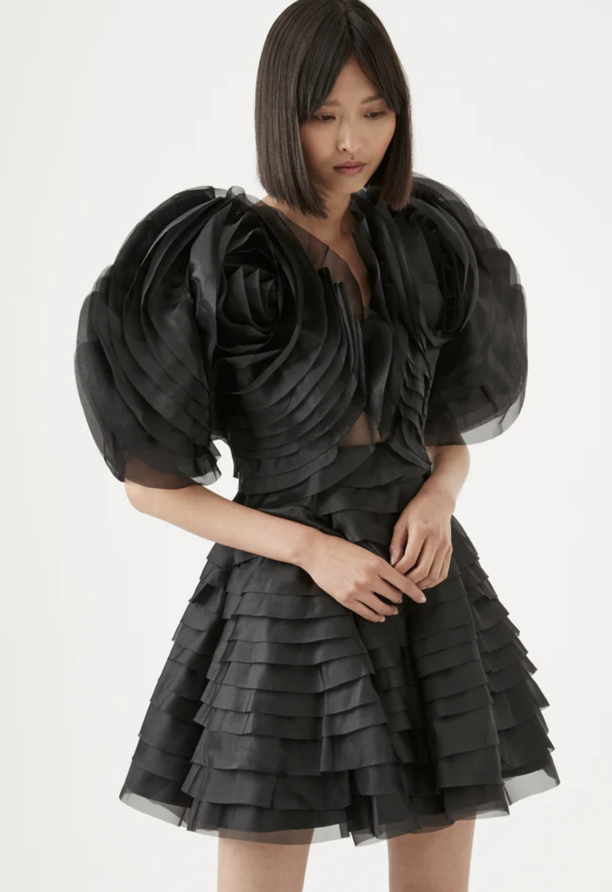 Amour Ruffle Mini - Size 10